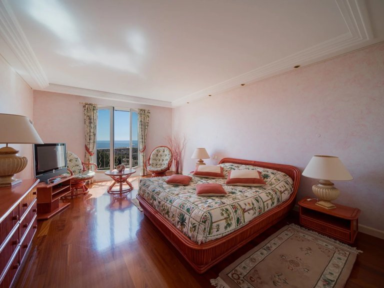 Villa for Sale in Le Golfe Juan, Antibes Area 12