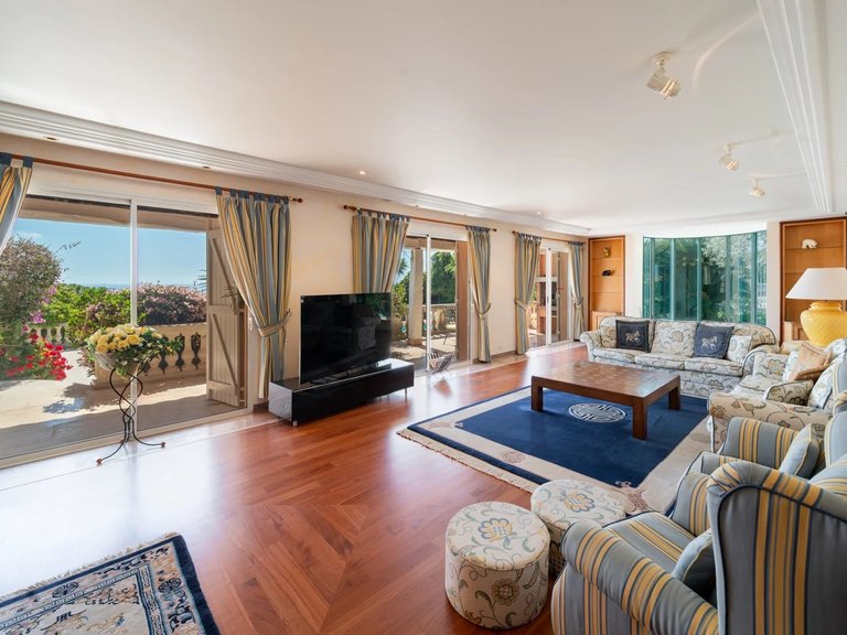 Villa for Sale in Le Golfe Juan, Antibes Area 6