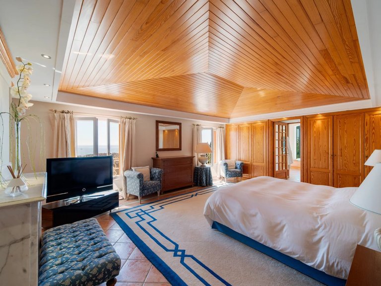 Villa for Sale in Le Golfe Juan, Antibes Area 10