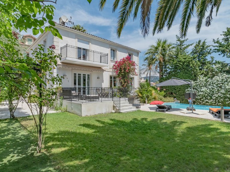 Villa for Sale in Cannes, Cannes Area 2