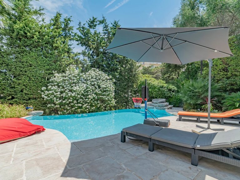 Villa for Sale in Cannes, Cannes Area 3