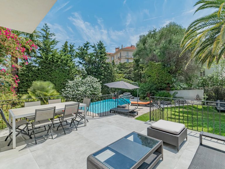Villa for Sale in Cannes, Cannes Area 4