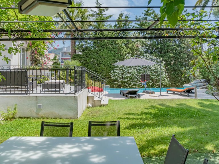 Villa for Sale in Cannes, Cannes Area 7
