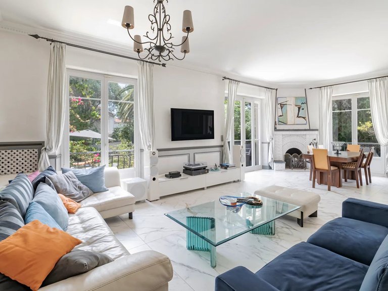 Villa for Sale in Cannes, Cannes Area 8