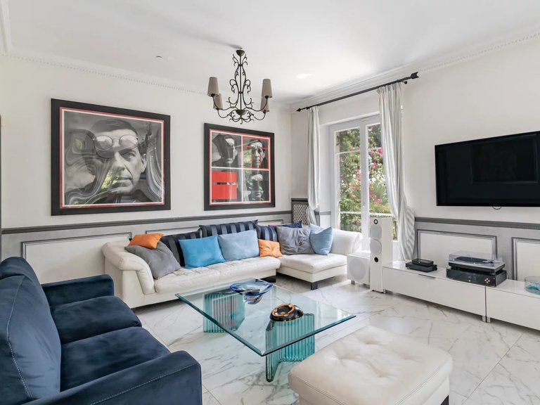 Villa for Sale in Cannes, Cannes Area 10