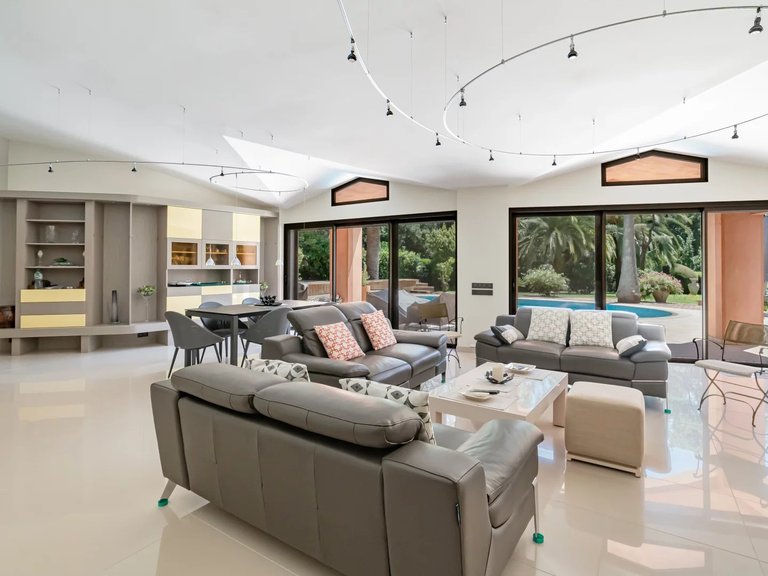 Villa for Sale in Mougins, Mougins, Valbonne, Grasse Area 9
