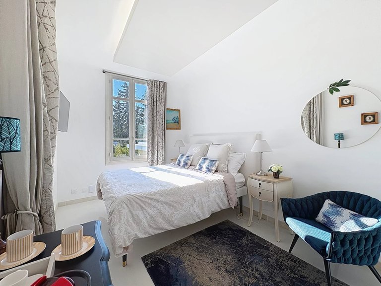 Villa for Sale in Cannes, Cannes Area 13