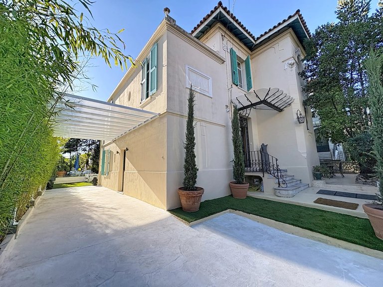 Villa for Sale in Cannes, Cannes Area 18