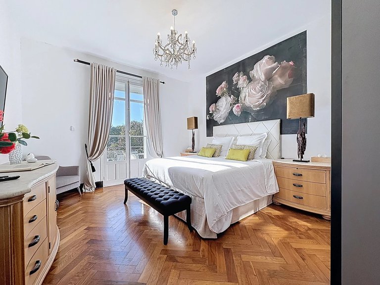 Villa for Sale in Cannes, Cannes Area 8