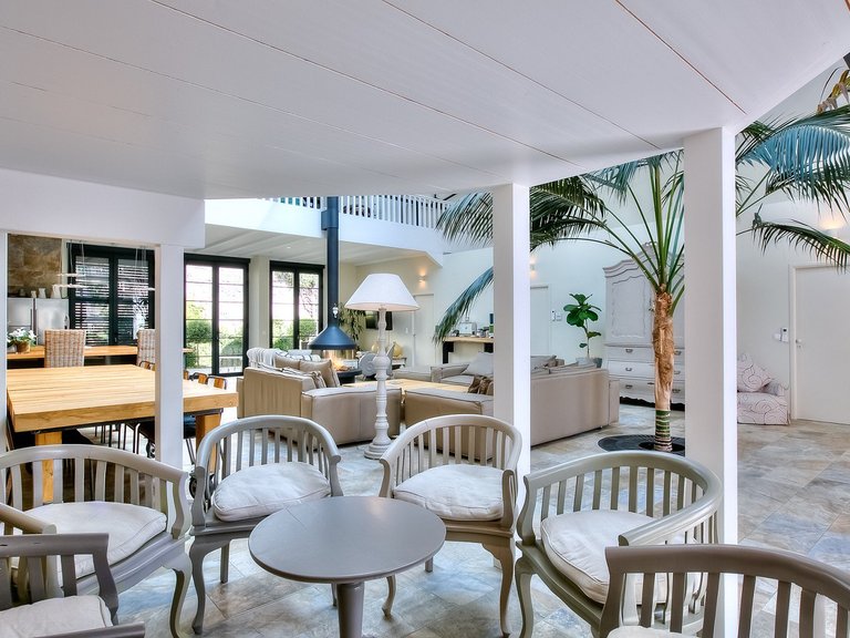 Villa for Sale in Cannes, Cannes Area 11