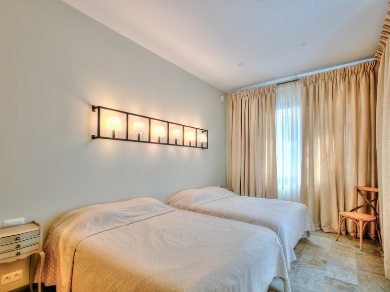 Villa for Sale in Cannes, Cannes Area 10