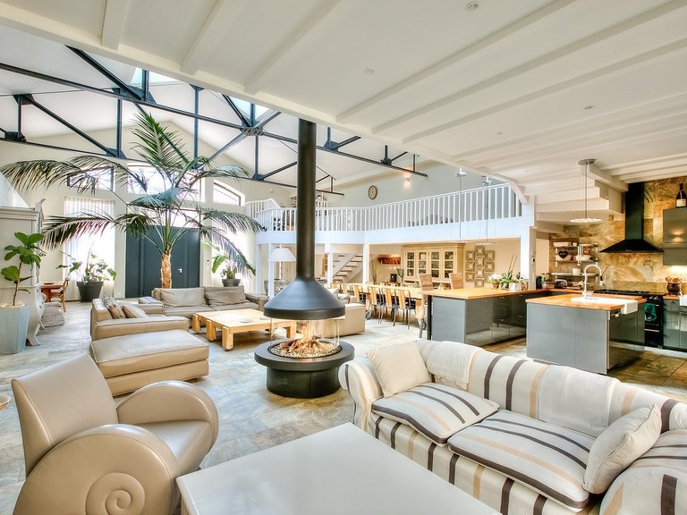 Villa for Sale in Cannes, Cannes Area 2