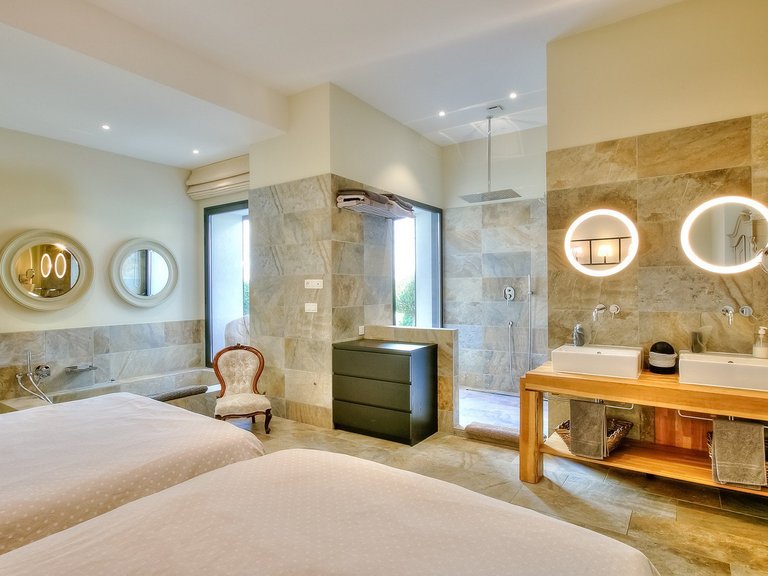 Villa for Sale in Cannes, Cannes Area 10