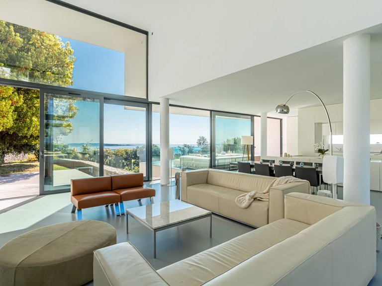 Villa for Sale in Le Golfe Juan, Antibes Area 3