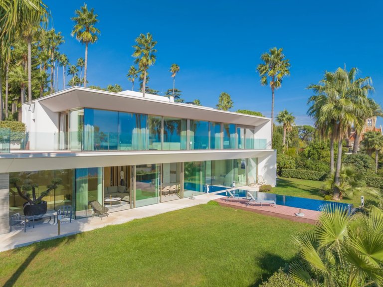 Villa for Sale in Cannes, Cannes Area 1