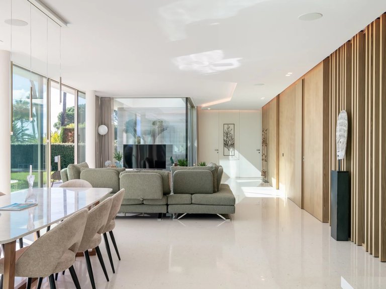 Villa for Sale in Cannes, Cannes Area 2