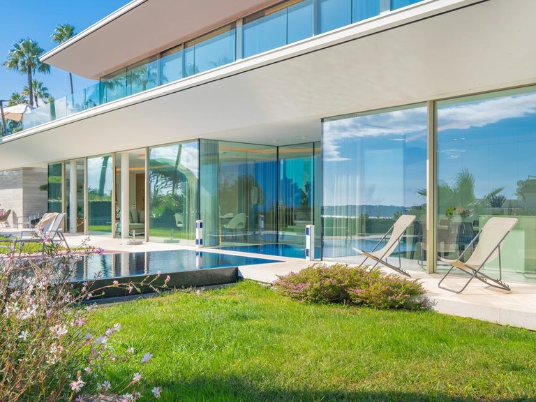 Villa for Sale in Cannes, Cannes Area 13