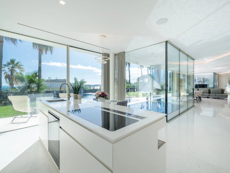 Villa for Sale in Cannes, Cannes Area 16