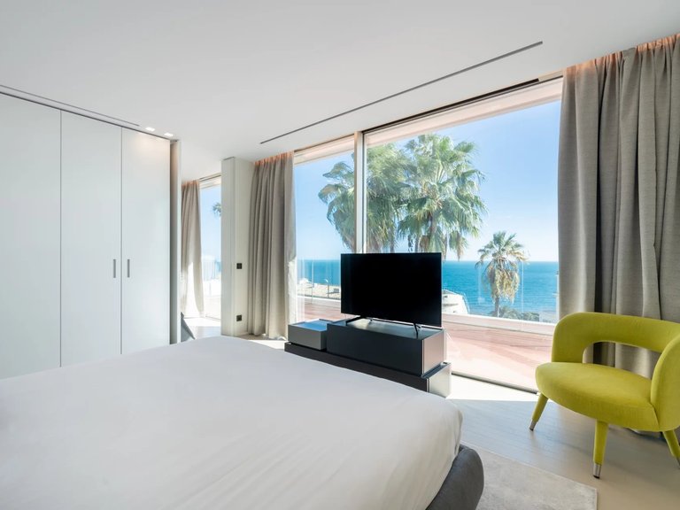 Villa for Sale in Cannes, Cannes Area 19