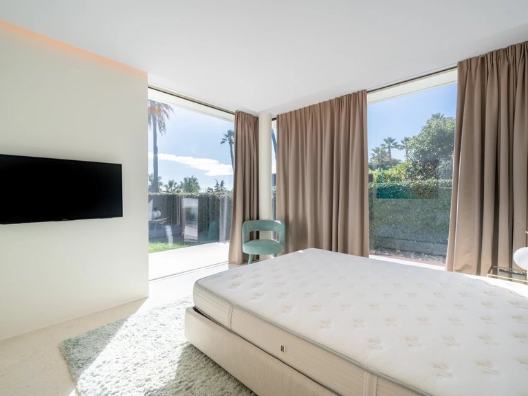 Villa for Sale in Cannes, Cannes Area 20