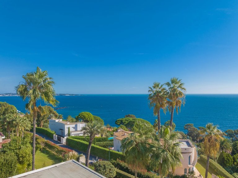 Villa for Sale in Cannes, Cannes Area 3
