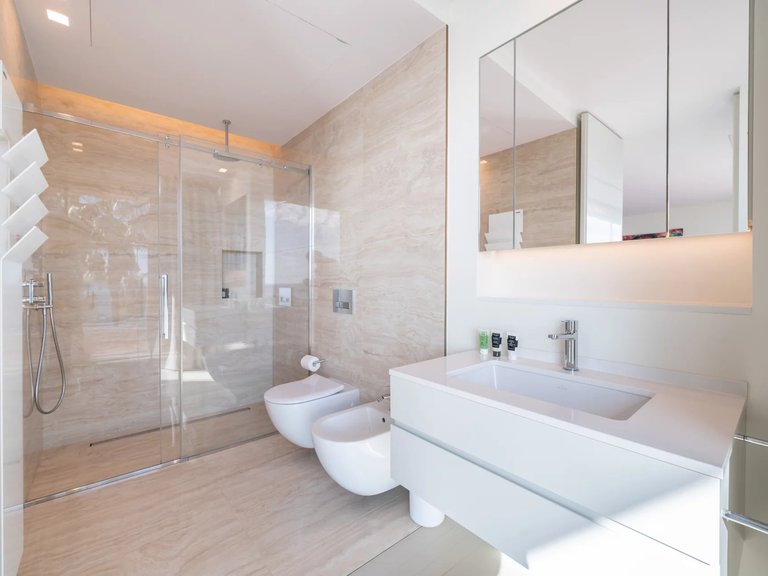 Villa for Sale in Cannes, Cannes Area 10
