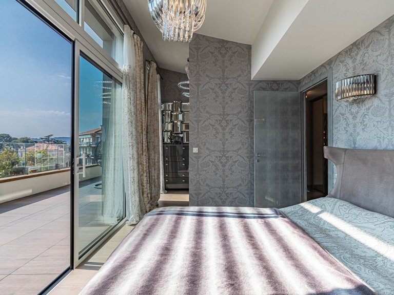 Apartment for Sale in Cannes, Cannes Area 13
