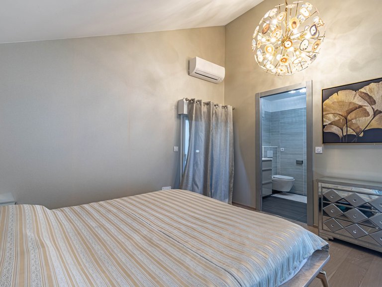 Apartment for Sale in Cannes, Cannes Area 14