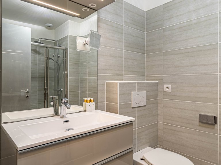Apartment for Sale in Cannes, Cannes Area 16