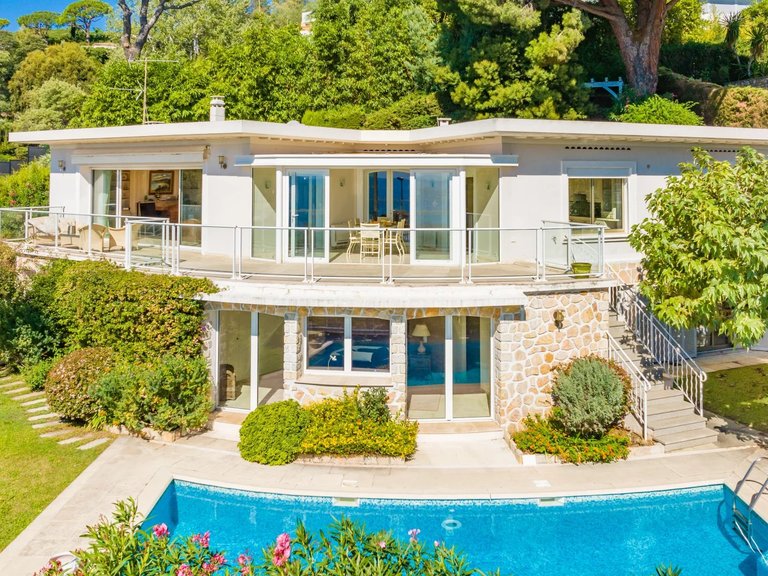Villa for Sale in Cannes, Cannes Area 1
