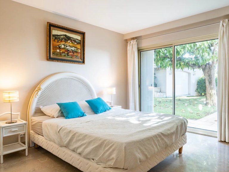 Villa for Sale in Cannes, Cannes Area 12