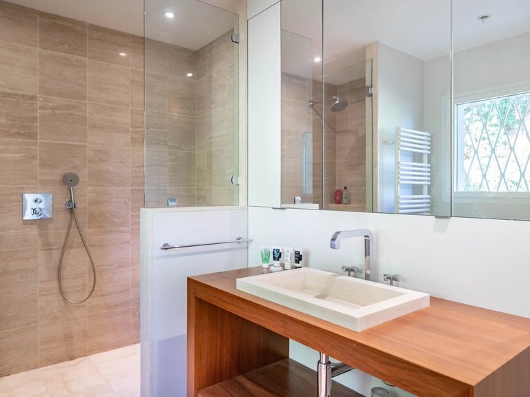 Villa for Sale in Cannes, Cannes Area 13