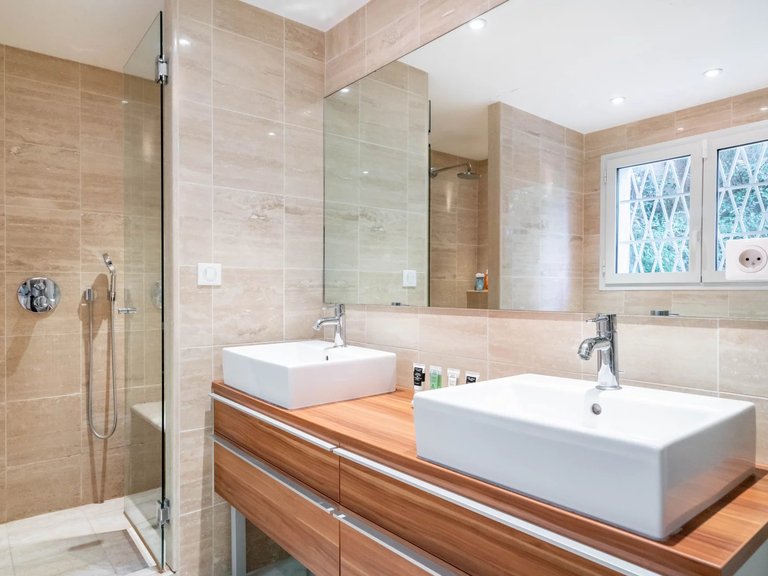 Villa for Sale in Cannes, Cannes Area 15