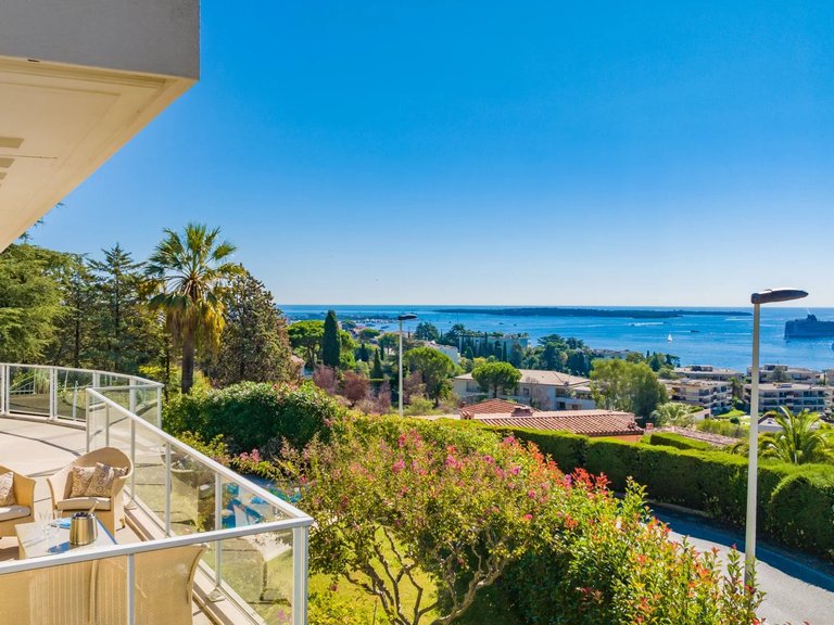 Villa for Sale in Cannes, Cannes Area 16