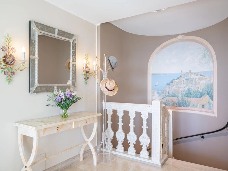 Villa for Sale in Cannes, Cannes Area 17