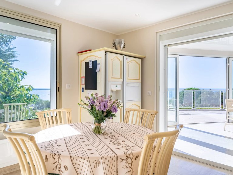 Villa for Sale in Cannes, Cannes Area 18