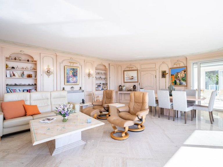 Villa for Sale in Cannes, Cannes Area 4