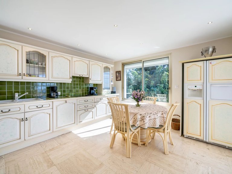 Villa for Sale in Cannes, Cannes Area 6