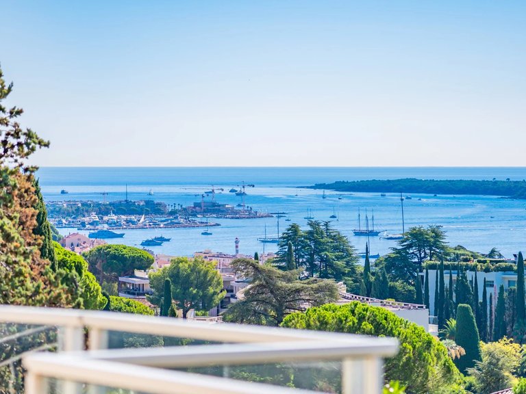 Villa for Sale in Cannes, Cannes Area 7