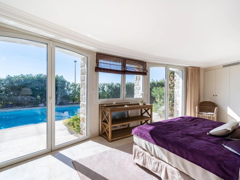 Villa for Sale in Cannes, Cannes Area 9