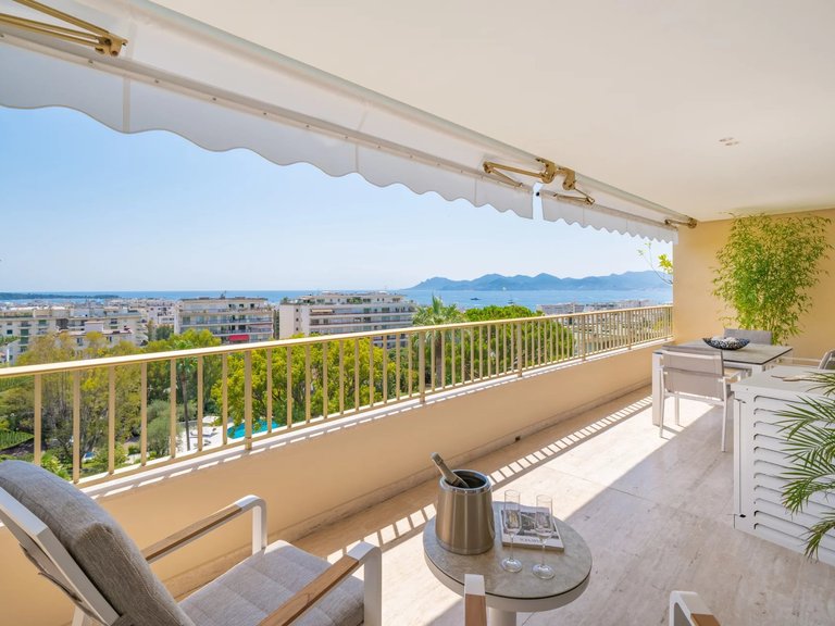 Apartment for Sale in Cannes, Cannes Area 1