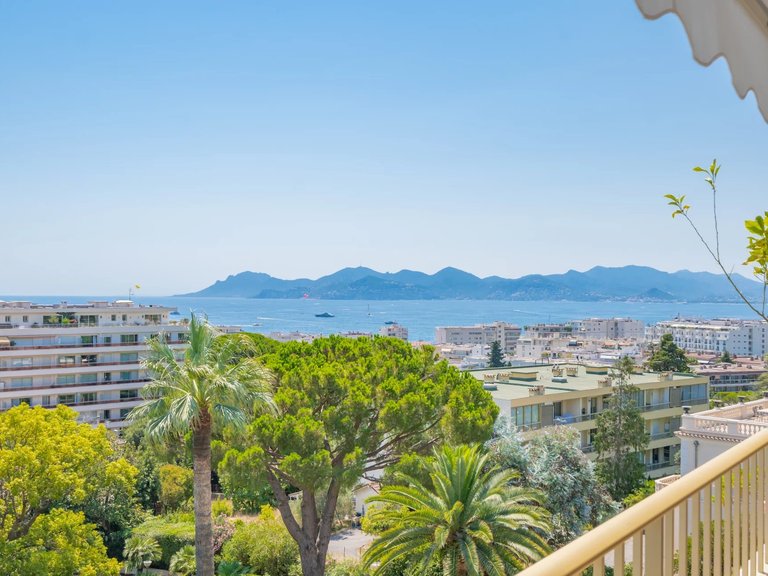 Apartment for Sale in Cannes, Cannes Area 2