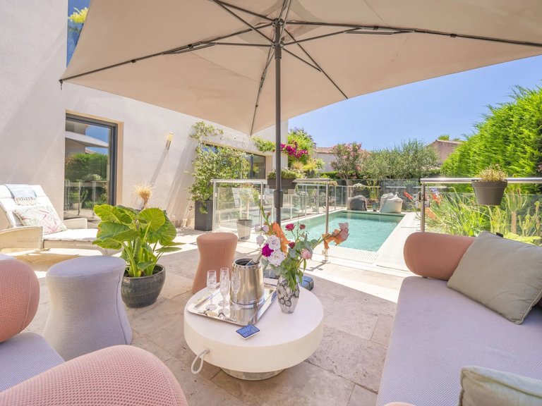 Villa for Sale in Antibes, Antibes Area 17