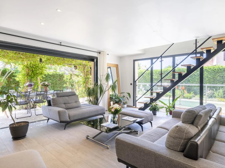 Villa for Sale in Antibes, Antibes Area 4