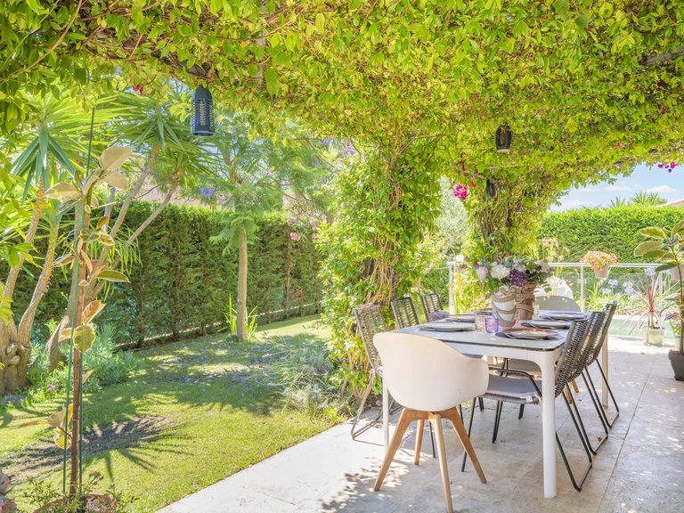Villa for Sale in Antibes, Antibes Area 7