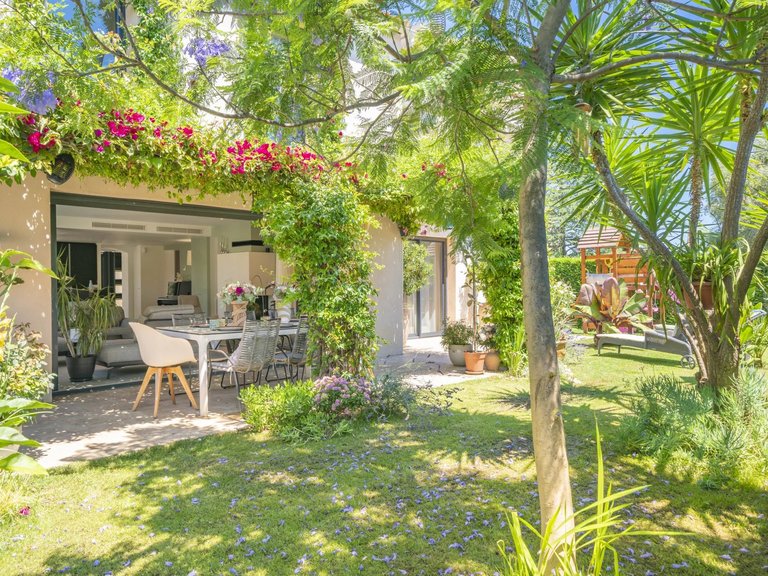 Villa for Sale in Antibes, Antibes Area 9