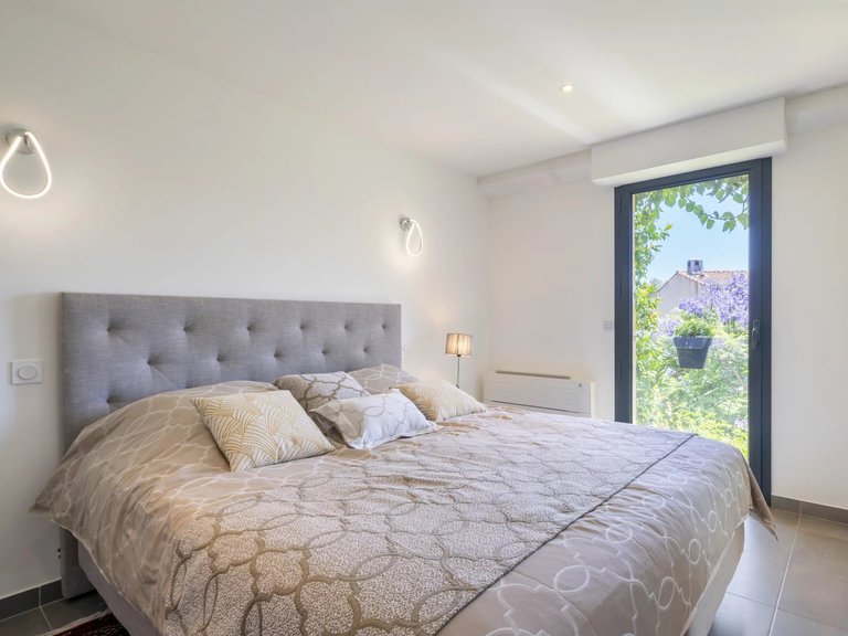 Villa for Sale in Antibes, Antibes Area 10