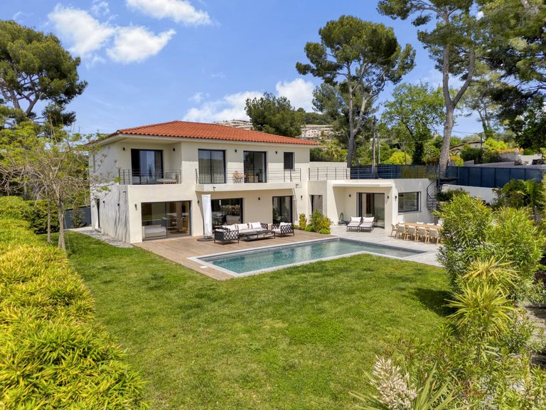 Villa for Sale in Le Cannet, Cannes Area 2