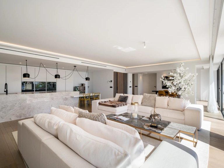 Villa for Sale in Cannes, Cannes Area 17