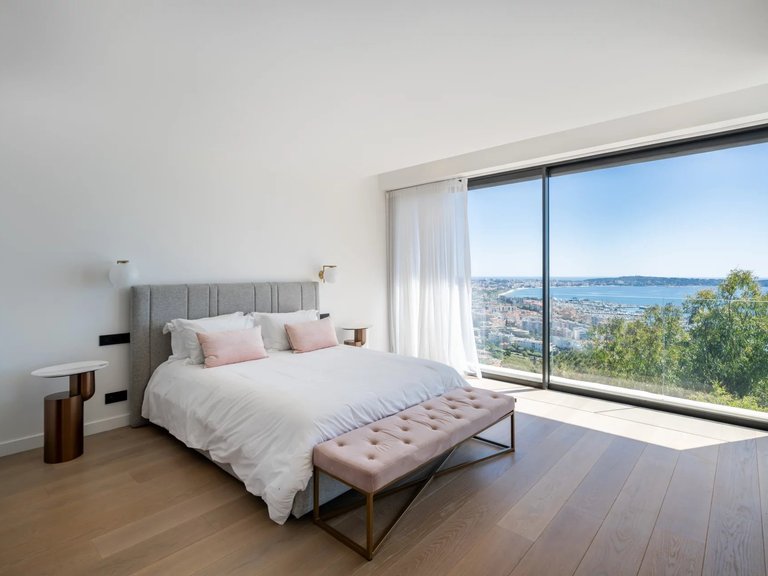 Villa for Sale in Cannes, Cannes Area 20